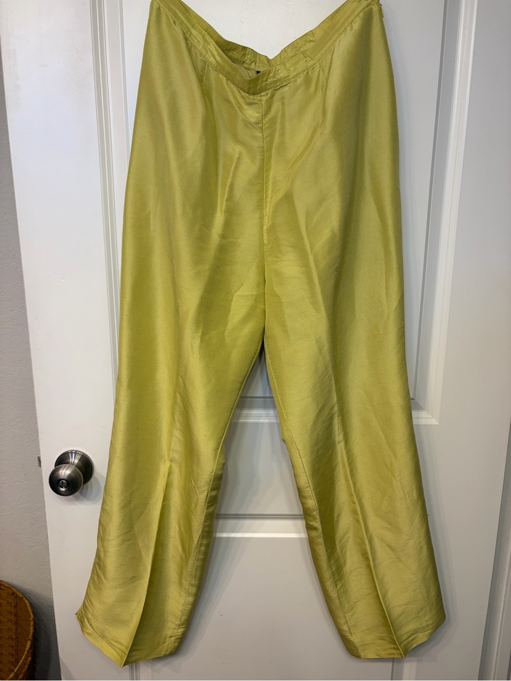 Kasper Olive-Green Wide Leg Trousers